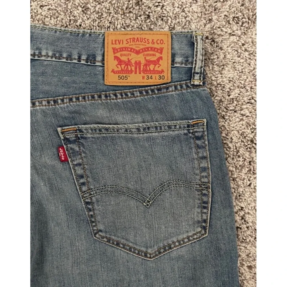 Levi's 505 Jeans Men's 34 x 30 Blue Denim Straight Leg Medium Wash Stretch‎